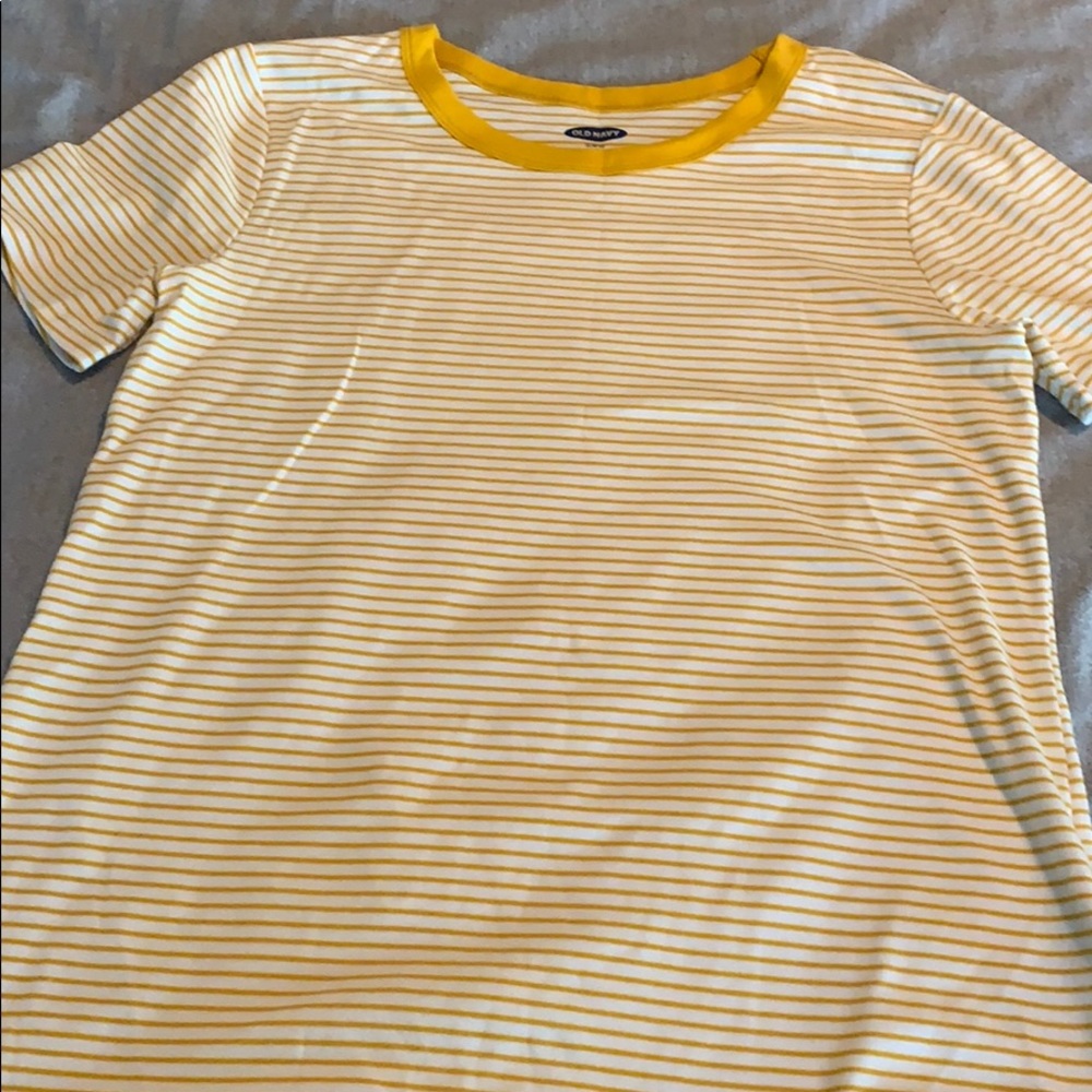 Old navy T-shirt